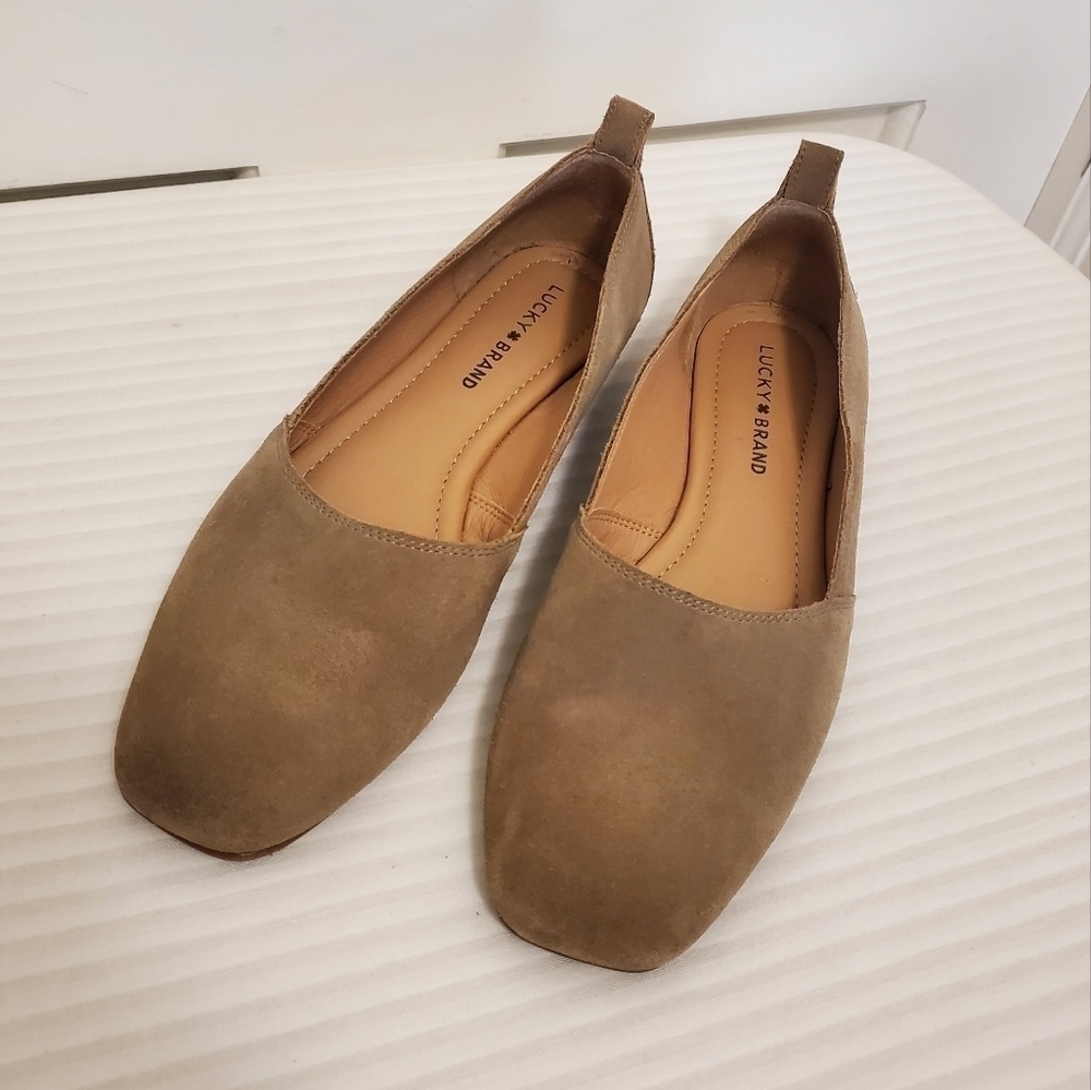 Lucky Brand Daymien Beige Suede Squared toe flats Size 9.5, classic, com…